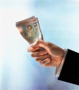 RECRUITERS URGE GOVERNMENT TO GET TOUGH WITH LATE PAYERS